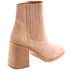 Andre Assous Naia Suede Gore Boot Woman's Size 9